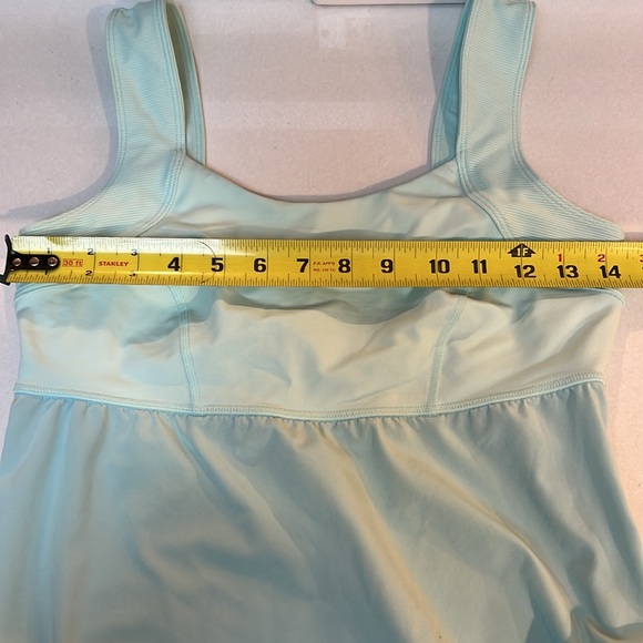Lululemon Run: Chase Me Tank Size 6/8 Medium - Picture 4 of 6